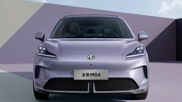 1 Mg4 2025 O To Dien Dai Tra Dau Tien Dung Pin The Ran Gia Du Kien Canh Tranh