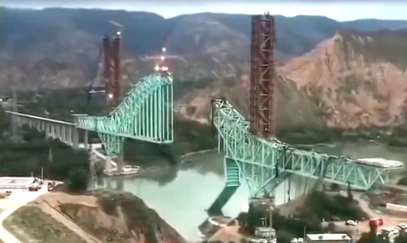 1 Trung Quoc Sap Cau Song Hoang Ha Do China Railway Thi Cong It Nhat 12 Nguoi Chet