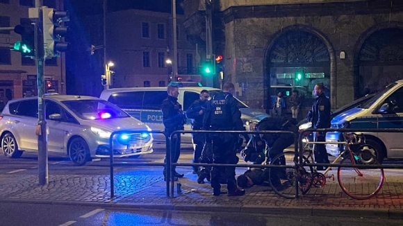 3 Cong Dan My Bi Dam Tren Xe Dien O Dresden Sau Khi Can Thiep Vu Quay Roi Phu Nu