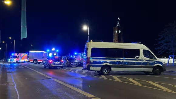 3 Vu Dam Chem Kinh Hoang Gan Humboldt Forum O Berlin 5 Nguoi Nhap Vien Nhieu Doi Tuong Bi Bat Giu