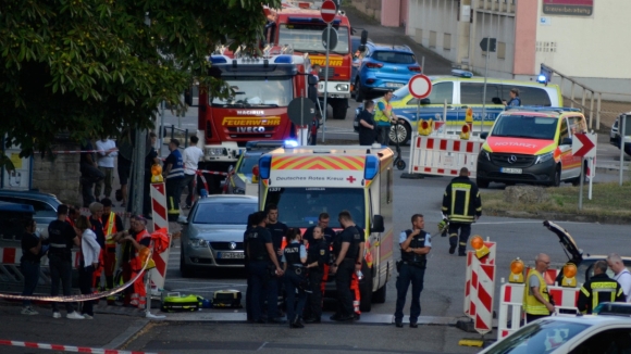 1 Canh Sat Tu Vong Sau Vu No Sung Tai Tram Xang O Volklingen Nghi Pham 18 Tuoi Bi Bat