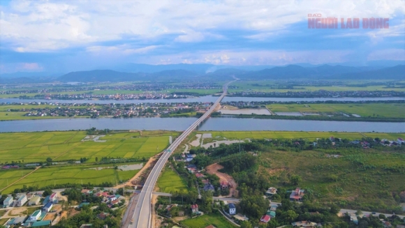 1 Thong Xe Tuyen Cao Toc Vung Ang   Bung Tri Gia 12500 Ti Dong