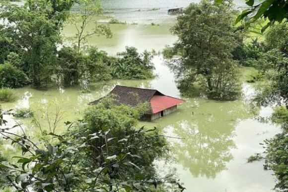 1 Nuoc Lu Tran Ve Chia Cat Nhieu Noi O Lang Son