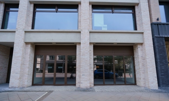 1 Vinfast Go Bien Hieu Toan Bo Phong Trung Bay Dai Ly Lang Le Roi Nuoc Duc