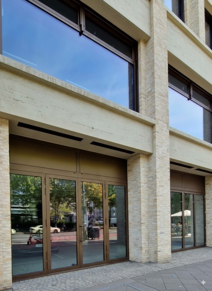 2 Vinfast Go Bien Hieu Toan Bo Phong Trung Bay Dai Ly Lang Le Roi Nuoc Duc