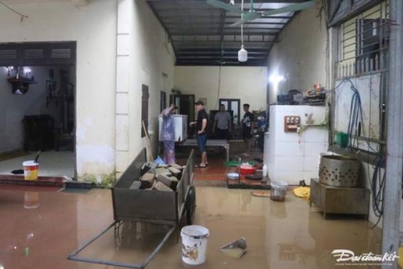 3 Nuoc Tran Bo De Nguoi Dan Ron Lu Ngoai Thanh Ha Noi Tat Bat Van Chuyen Do