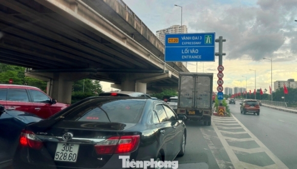 2 Phuong Tien Tang Gap 2 3 Lan Cua Ngo Ha Noi Va Cao Toc Un Tac Keo Dai