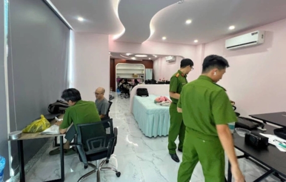 3 Tp Hcm Ba Chu Vien Tham My Chui Hut Mo Bung Cho 500 Khach Bi Bat