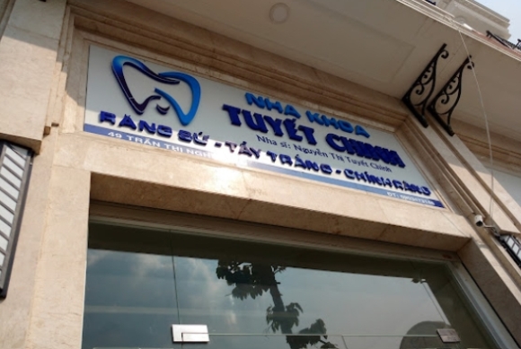 1 Dinh Chi Co So Nha Khoa Co Bac Si Cam Gay Danh Khach O Tphcm