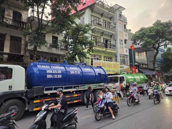 3 May Dao Ham Metro Nhon   Ga Ha Noi Lai Gay Phun Trao Bun O Pho Giang Van Minh