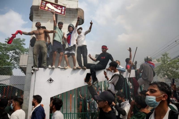 2 Nepal Chan Dong Vi Dau Bung No Cach Mang Cua The He Z