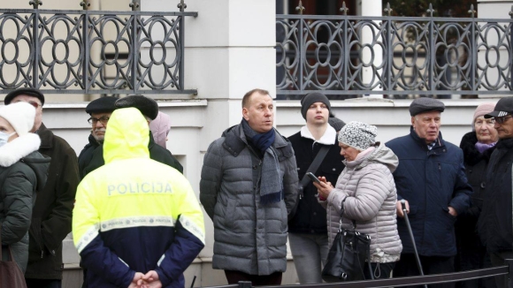 1 Latvia Yeu Cau 841 Cong Dan Nga Roi Di Truoc Han Chot Ngay 1310