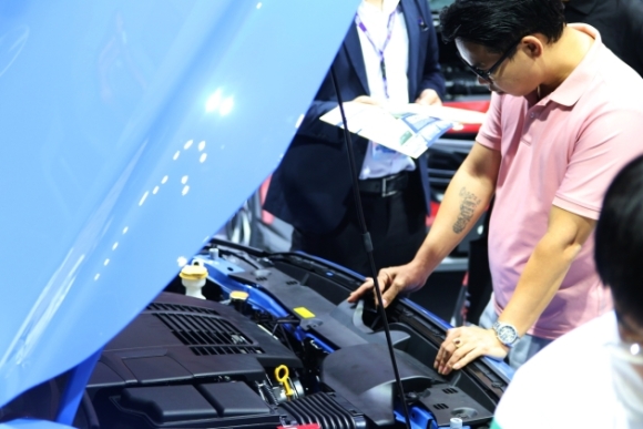 2 Nguoi Viet Giam Mua Oto Muc Thap Nhat Trong Vong 6 Thang Qua