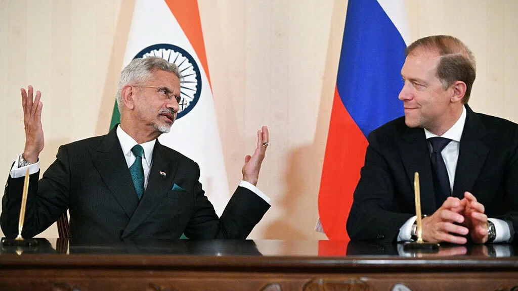 1 bi an do tung yeu sach ep gia soc nga phan no don dau ban cho trung quoc