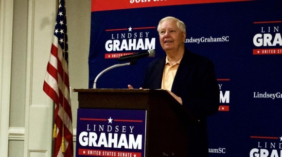 1 Thuong Nghi Si My De Xuat Ap Thue Va Trung Phat Nga Gay Ap Luc Len Trump