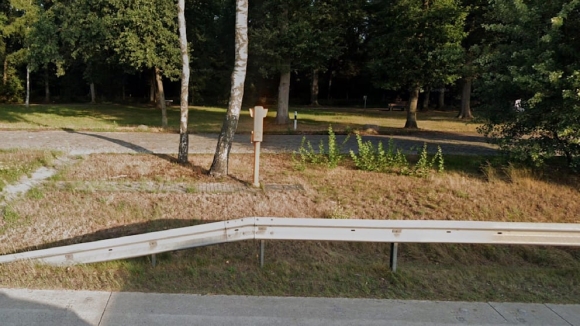 2 Ong Chong Bi Bo Quen O Tram Dung Chan Tren Cao Toc O Duc Khi Di Ve Sinh