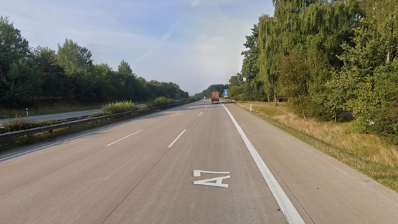 3 Ong Chong Bi Bo Quen O Tram Dung Chan Tren Cao Toc O Duc Khi Di Ve Sinh