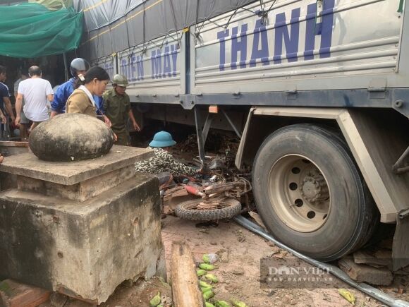 2 Kinh Hoang Vu Xe Tai Lao Vao Cho Chuoi Tan Long Quang Tri Lam 3 Nguoi Tu Vong 3 Nguoi Bi Thuong Nang