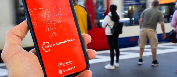 1 Ve Deutschlandticket Co The Tang Gia Len 64 Euro Moi Thang