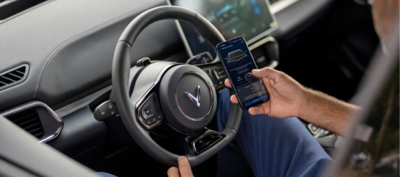 1 Vinfast Bi Yeu Cau Trieu Hoi Hon 6000 Xe Vf8 Tai My Do Loi He Thong Ho Tro Lai