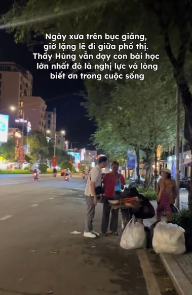 3 Xot Xa Khi Vo Tinh Gap Thay Day Toan Cap 2 Nhat Ve Chai Tren Pho