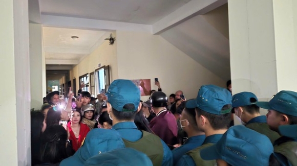 2 Vu Thong Tin Thuc Pham Ban Vao Truong Hoc Nghe Hieu Truong Noi Phu Huynh Day Song