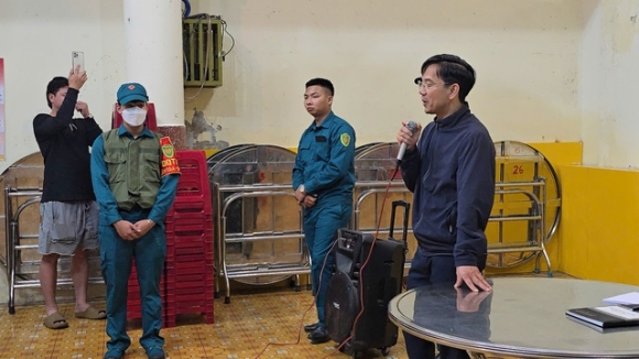 9 Vu Thong Tin Thuc Pham Ban Vao Truong Hoc Nghe Hieu Truong Noi Phu Huynh Day Song