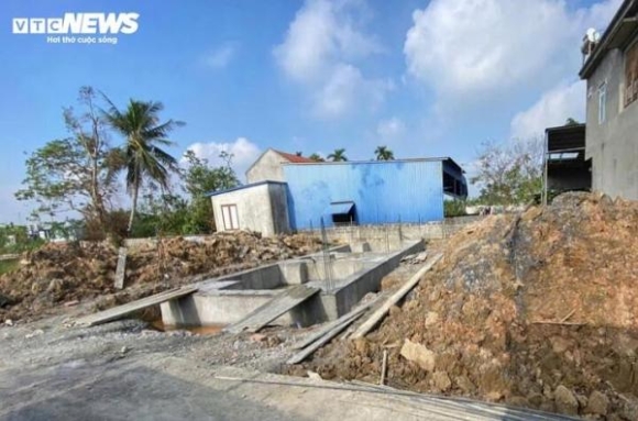 2 Xay Nha Tren Dat Nguoi Khac Chu Dat To Cao Viec Chiem Doat Quyen Su Dung Dat