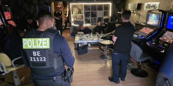 1 Canh Sat Berlin Triet Pha O Co Bac Phat Hien Ma Tuy Vu Khi Va Dau Hieu Mai Dam Tai Lichtenberg