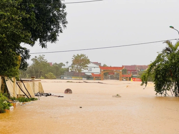 1 Hoan Luu Bao Bualoi Gay Mua Lon Lu Tren Song Thanh Hoa Den Quang Tri Dang Len