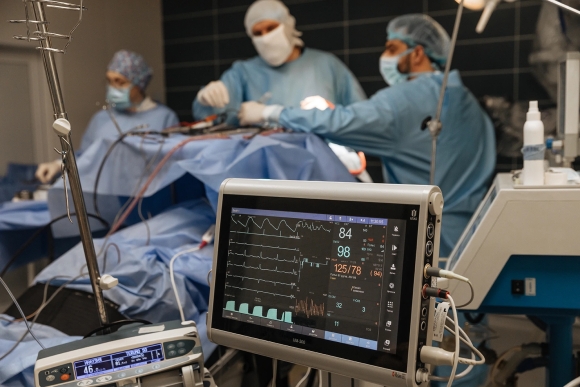 1 Bac Si Phau Thuat Than Kinh Nga Canh Bao Ve Loai Vet Thuong Chua Tung Co O Chien Truong Hien Dai