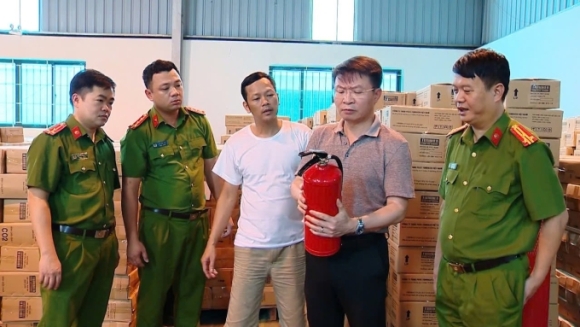 2 Anh Em Giam Doc Cong Ty Tomoken Lam 16 Trieu Binh Chua Chay Gia