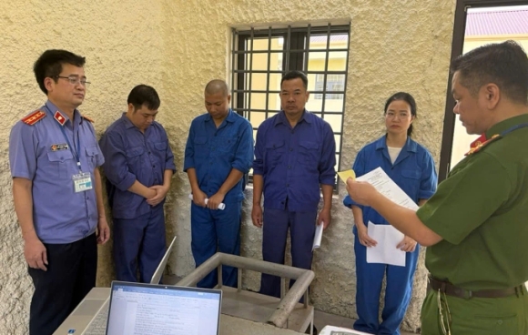 1 Pho Giam Doc Benh Vien Phoi Ha Noi Lam Gia Benh An Cho Toi Pham