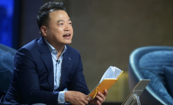 2 Cong An Ha Noi Dieu Tra Du An Tien Ao Cua Shark Binh