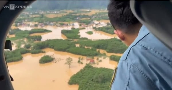 1 Quan Doi Dieu Truc Thang Hon 30000 Bo Doi Cuu Tro Vung Lut