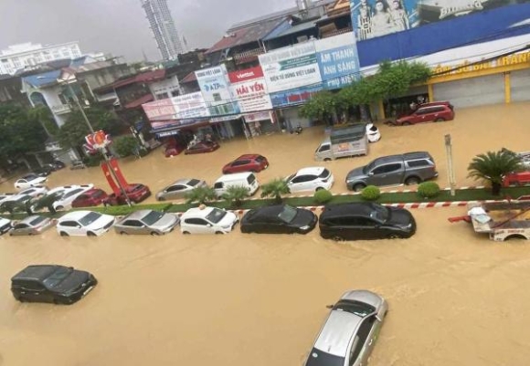 1 O To Ngap Nuoc La Liet O Vung Bao Lu Cac Hang Bao Hiem Chi Tra Ra Sao