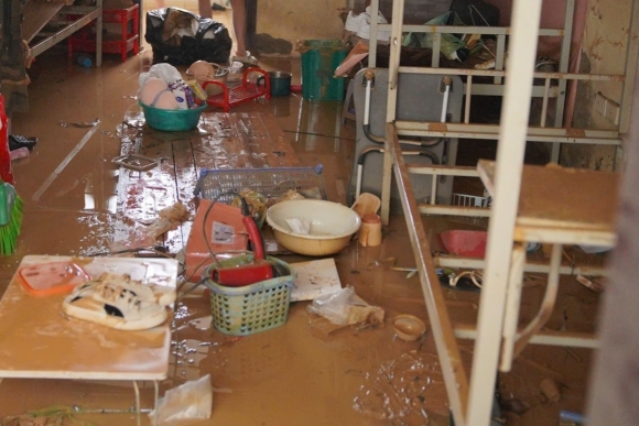 1 Vu Tu Choi Cuu Tro Sinh Vien O Thai Nguyen Truong Dinh Chi Nhan Vien Nha An