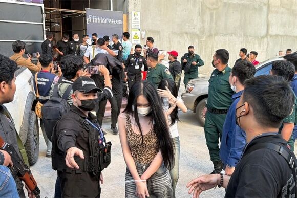 1 Campuchia Dot Kich Hop Dem Sky Cambodia O Phnom Penh Bat 257 Nguoi Co Nguoi Viet