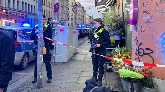 1 Vu No Sung O Berlin It Nhat Hai Nguoi Bi Thuong Canh Sat Chan Xe Chua Vu Khi