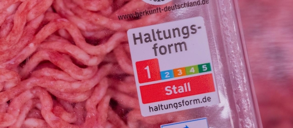 1 Aldi Sud Ngung Ban Thit Gia Re Tu Giua Thang 12026 Dat Muc Tieu Nang Cao Phuc Loi Dong Vat