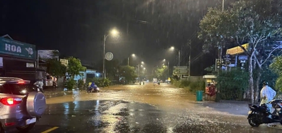 1 Quoc Lo 20 Dan Vao Da Lat Ngap Sau Do Mua Lon