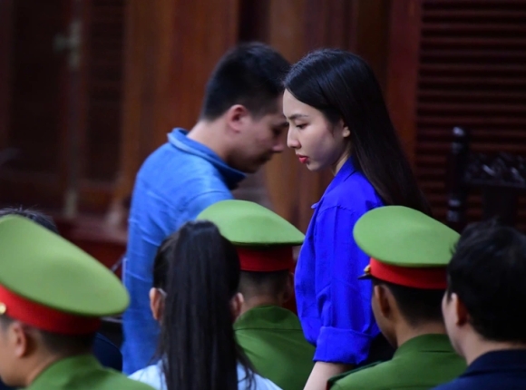 1 Hoa Hau Thuy Tien Nhan Muc An 2 Nam Tu