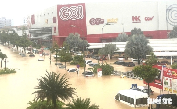 1 Lu Lut Mien Trung It Nhat 50 Nguoi Chet Mat Tich Tiep Tuc Cuu Ho Trong Dem