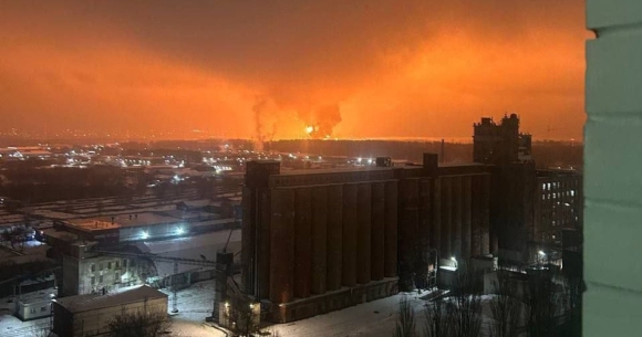 1 Ukraine Tan Cong Trung Tam Bao Duong May Bay Nem Bom Chien Luoc Cua Nga