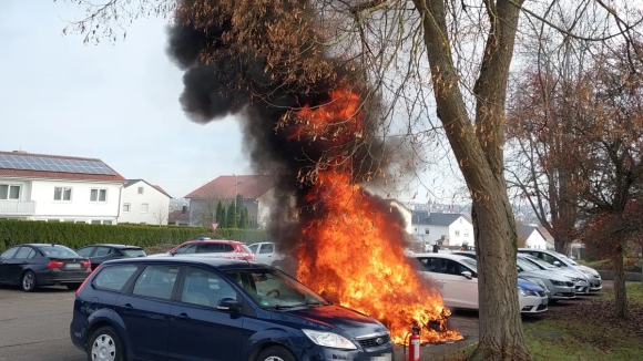 1 Co Gang Khoi Dong Xe Trong Gia Lanh Nu Sinh 15 Tuoi Dot Rui O To Bang May Say Cong Nghiep