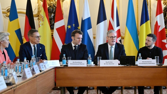 1 Chau Au Dang Co Mot Su Chuyen Dich Lon Khong Con Am Tham Dua Vao My