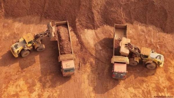 2 Eu Dau Tu Hang Ty Euro Nham Giam Phu Thuoc Vao Dat Hiem Trung Quoc