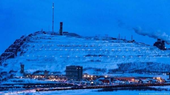 3 Eu Dau Tu Hang Ty Euro Nham Giam Phu Thuoc Vao Dat Hiem Trung Quoc