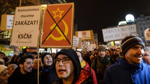 1 Vi Sao Ba Lan Va Sec Thang Tay Cam Dang Cong San