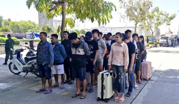 1 77 Nguoi Viet Duoc Campuchia Ban Giao Nhieu Nguoi Tung Lam Viec Tai Khu Lua Dao
